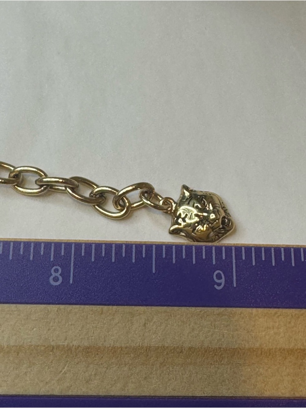 Gucci Gold Chain Bracelet with Round Logo Charm - Picture 6 of 7